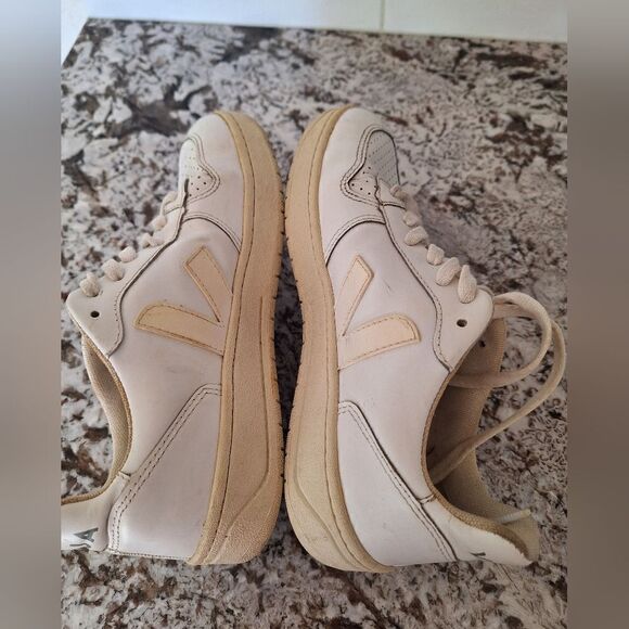 Veja‎ leather sneakers  size 7 US - Picture 7 of 8